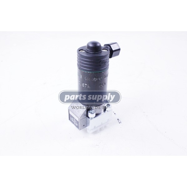 Valve for Manitowoc Grove KMK4080 reference 02214532