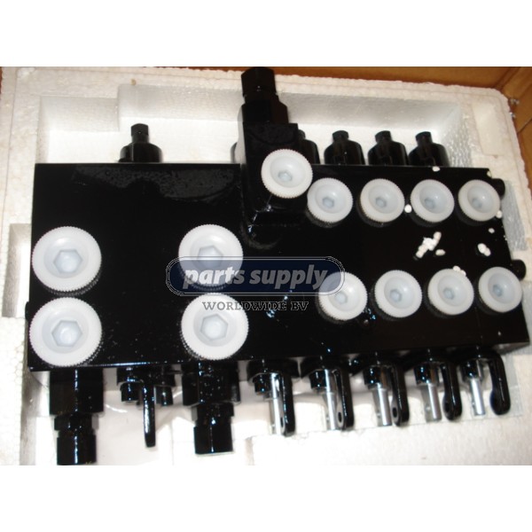 Vehicle multiplexer valve