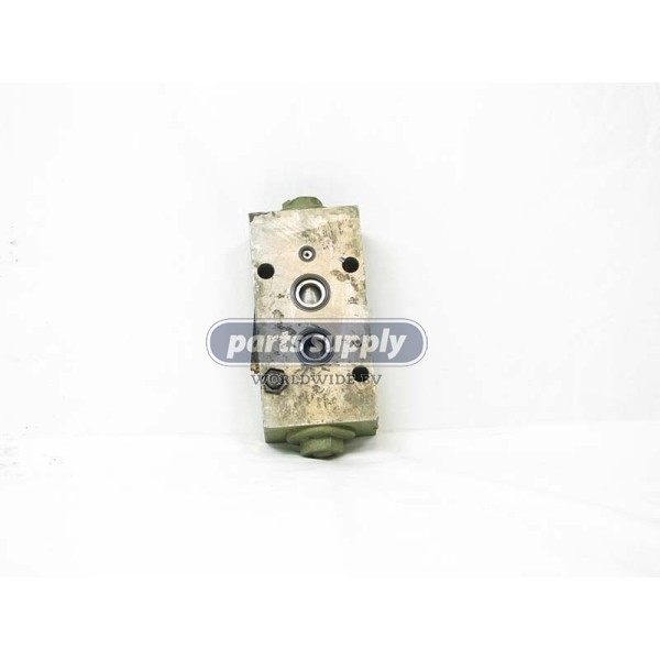 Valve for Manitowoc Grove reference 1371398