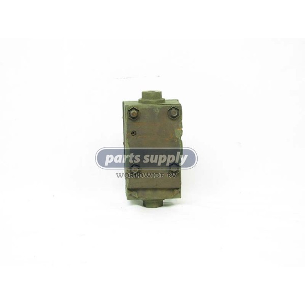 Valve for Manitowoc Grove reference 1371401