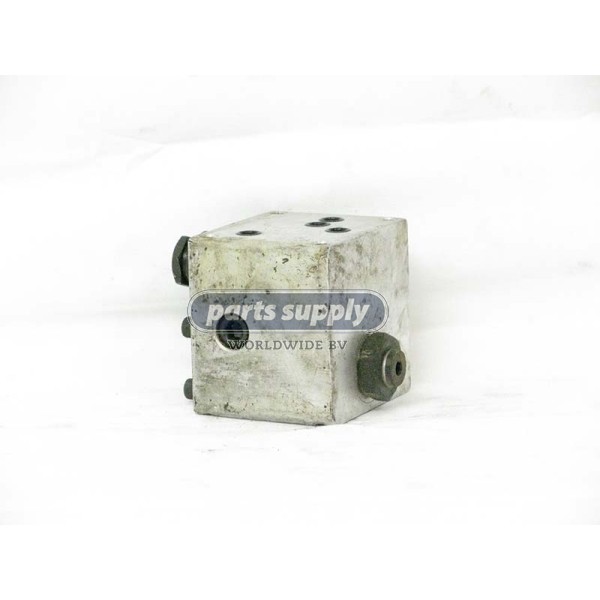 Valve for Manitowoc Grove reference 1927124