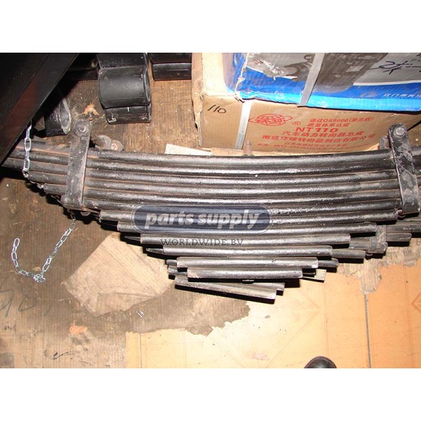 Steel plate spring (rear)